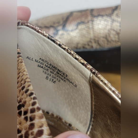 #7 Anne Klein iFlex Gold Snake Skin Round Toed Pump 8.5M - Picture 9 of 11